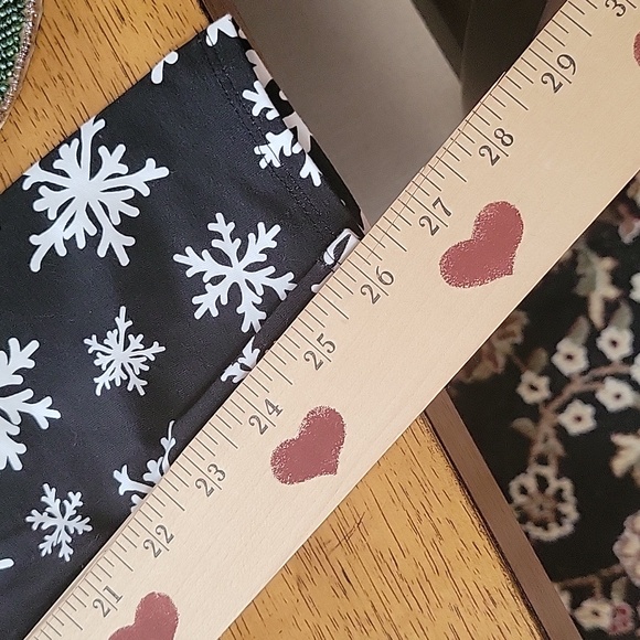 3/$12 Set of No Boundries leggings - Picture 11 of 11